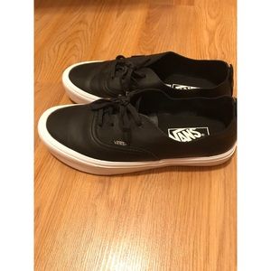 Vans Authentic Leather Low Rise